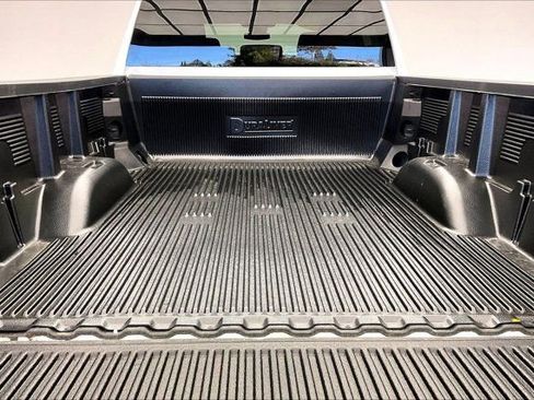 Used 2024 Chevrolet Silverado 2500 LT image 27