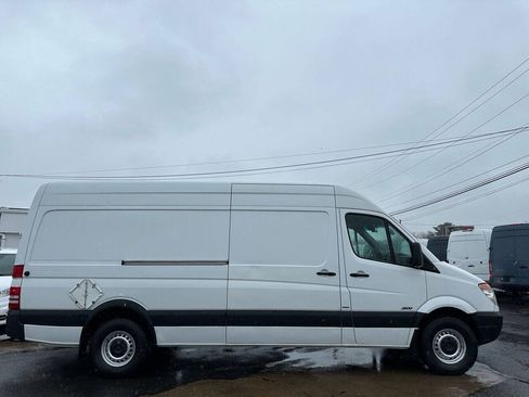 Used 2012 Mercedes-Benz Sprinter 2500 image 8