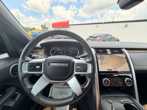 Used 2023 Land Rover Discovery HSE R-Dynamic AWD/4WD image 18