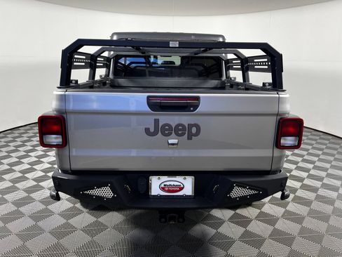 Used 2020 Jeep Gladiator Rubicon AWD/4WD image 6