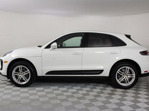 Used 2025 Porsche Macan image 2