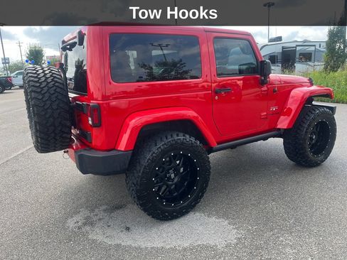 Used 2018 Jeep Wrangler Sahara w/ Connectivity Group AWD/4WD image 6