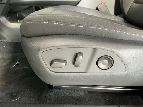 New 2026 Chevrolet Equinox EV LT image 22