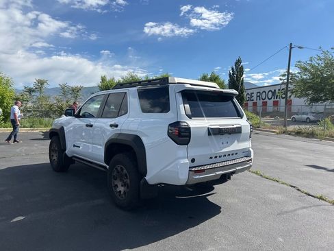 Used 2025 Toyota 4Runner Trailhunter AWD/4WD image 6