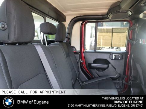 Used 2022 Jeep Gladiator Sport AWD/4WD image 15