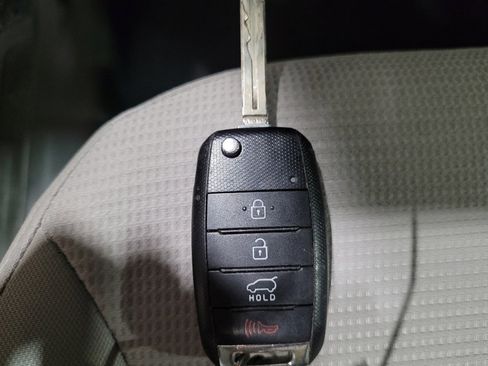 Used 2015 Kia Sorento LX AWD/4WD image 32