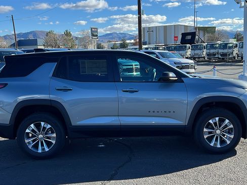 New 2026 Chevrolet Equinox LT w/ Convenience Package II image 4