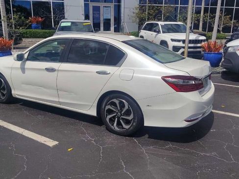 Used 2017 Honda Accord EX image 3