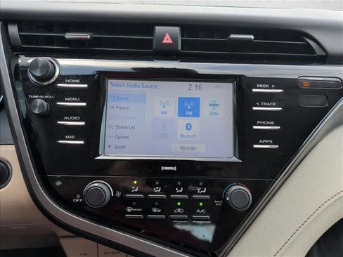 Used 2020 Toyota Camry LE w/ Convenience Package image 13