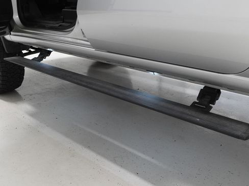 Used 2021 Chevrolet Silverado 1500 LT image 10