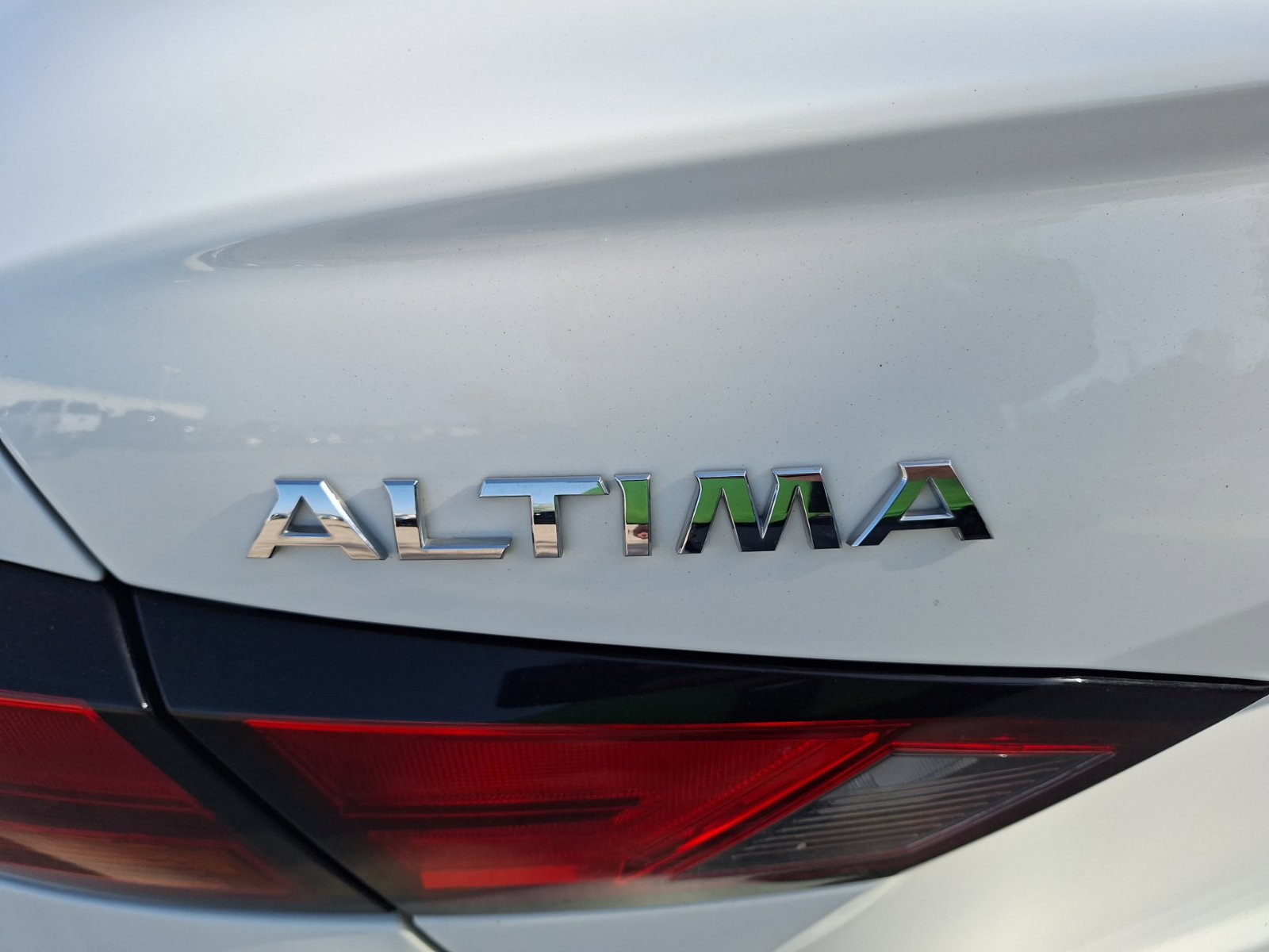 Used 2021 Nissan Altima 2.5 SR FWD image 13