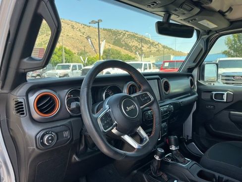 Used 2023 Jeep Gladiator Mojave w/ Cold Weather Group image 13