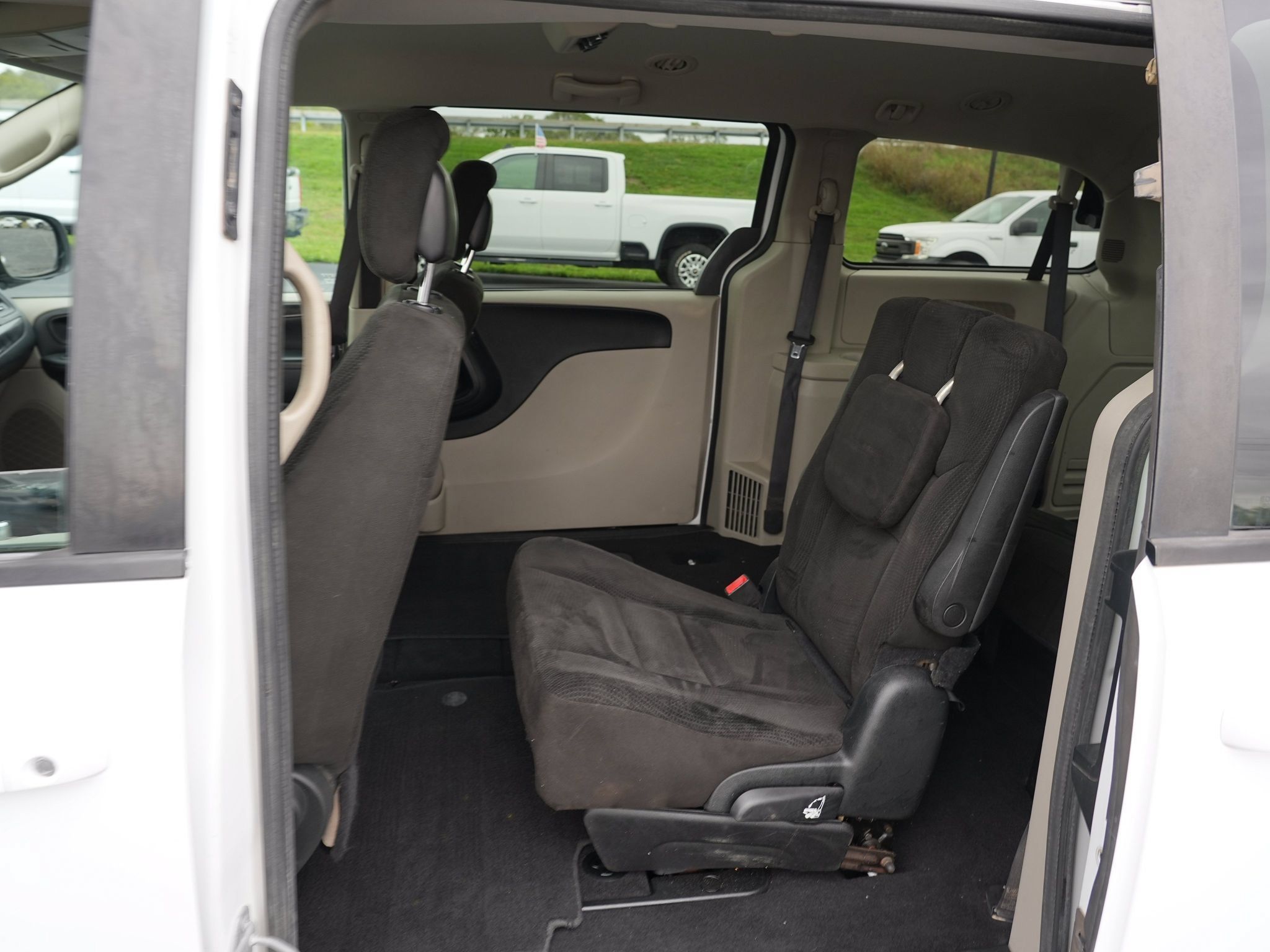 Used 2016 Dodge Grand Caravan SE w/ Quick Order Package 29E SE FWD image 18