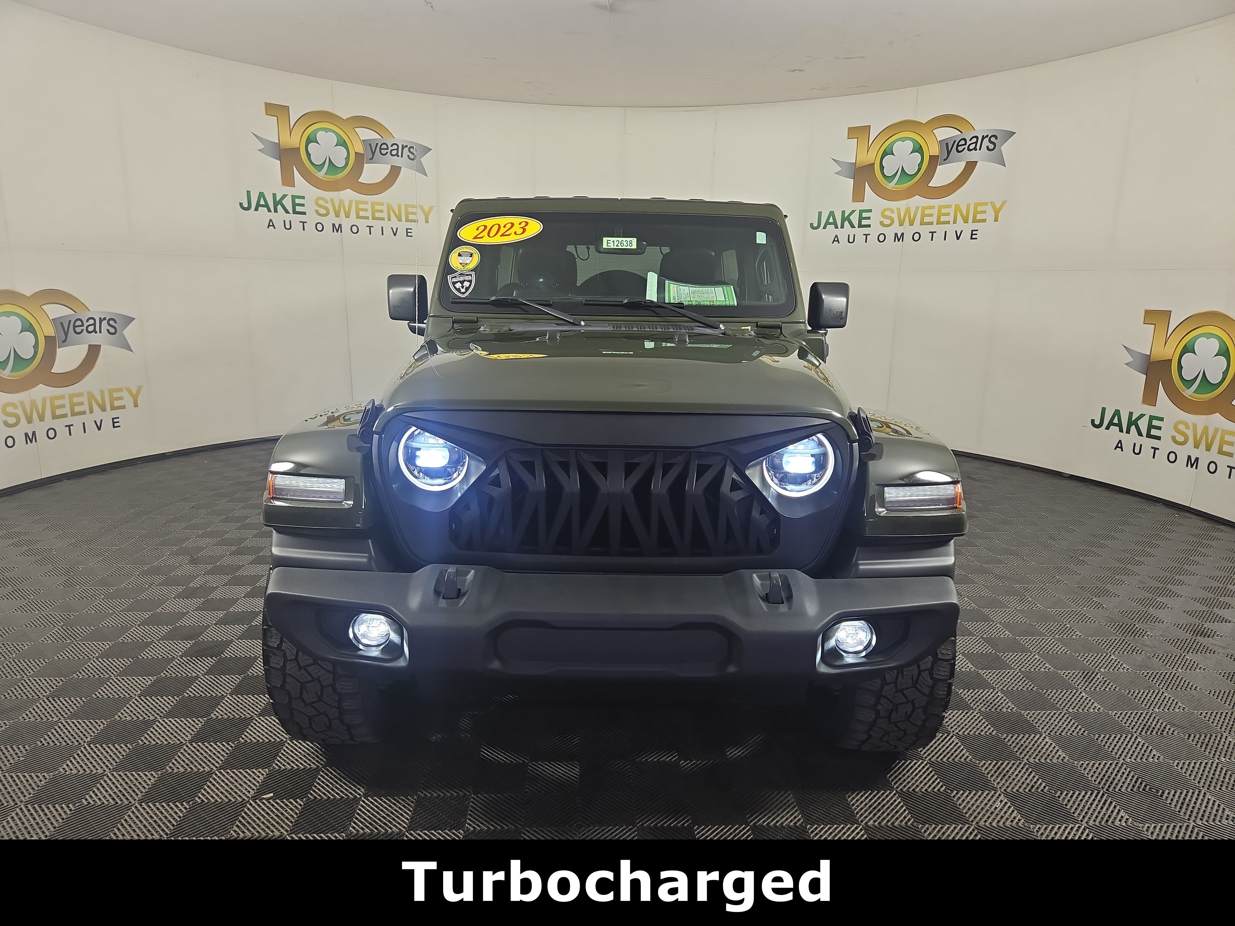 Certified 2023 Jeep Wrangler Unlimited Sahara w/ Dual Top Group AWD/4WD image 3