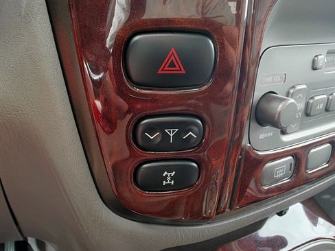 Used 2003 Toyota Land Cruiser AWD/4WD image 43