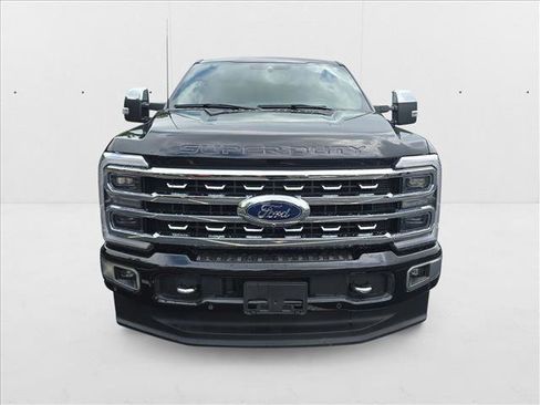 Used 2024 Ford F250 Platinum image 2