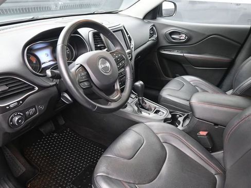 Used 2019 Jeep Cherokee Trailhawk image 19