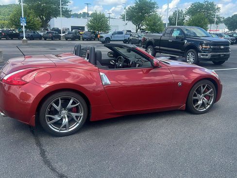 Used 2015 Nissan 370Z Touring Sport RWD image 5