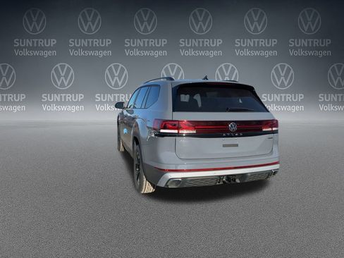 New 2025 Volkswagen Atlas Peak Edition SE image 41