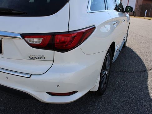 Used 2017 INFINITI QX60 Luxe w/ Deluxe Technology Package image 45