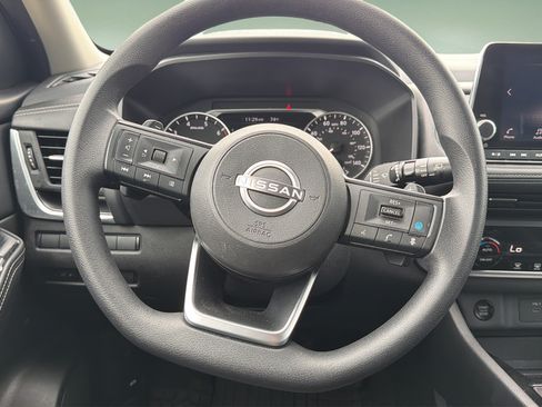 Certified 2024 Nissan Rogue SV AWD/4WD image 9