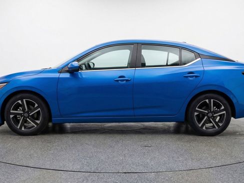 Used 2025 Nissan Sentra SV image 5