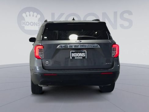 Used 2023 Ford Explorer XLT AWD/4WD image 10