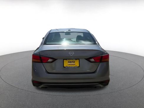 Used 2025 Nissan Altima 2.5 SV FWD image 12