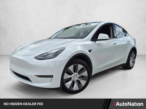 Used 2024 Tesla Model Y Long Range AWD/4WD image 1
