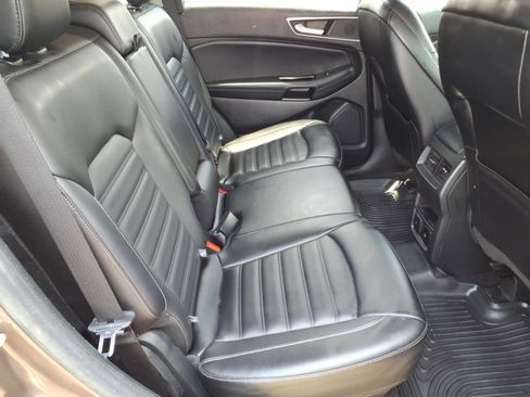 Used 2019 Ford Edge SEL w/ Equipment Group 201A FWD image 26