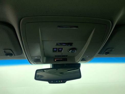 Used 2017 Chevrolet Suburban LT image 11