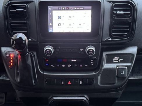 Used 2025 RAM ProMaster 2500 w/ Convenience Group image 15