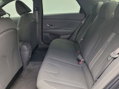 Used 2024 Hyundai Elantra SEL FWD image 18