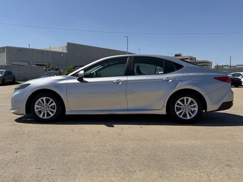 Used 2025 Toyota Camry LE FWD image 6