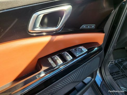 Used 2023 Kia Carnival SX Prestige image 32