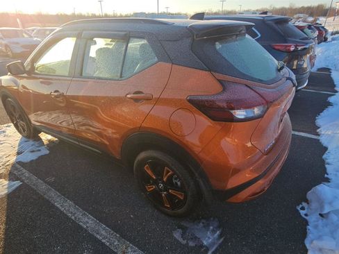Used 2023 Nissan Kicks SR w/ SR Premium Package image 2