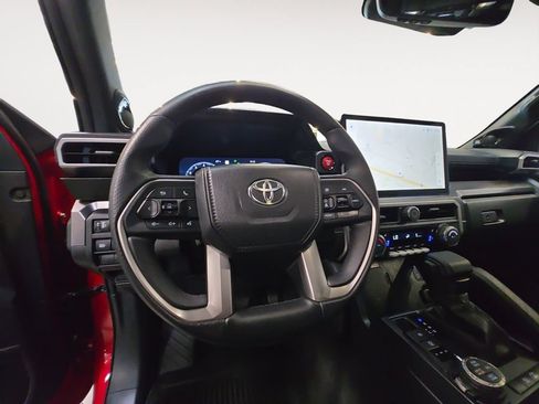 Used 2026 Toyota 4Runner TRD Off-Road Premium AWD/4WD image 13