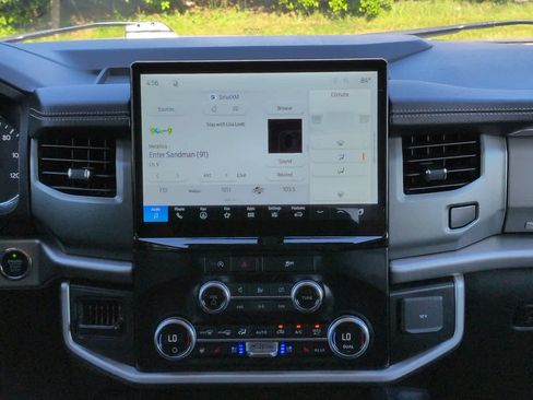 Used 2024 Ford Expedition XLT RWD image 18