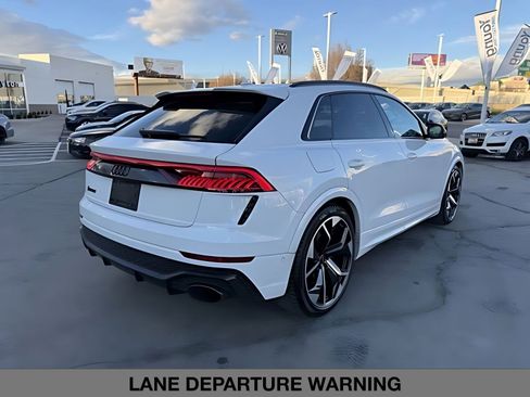 Used 2023 Audi RS Q8 w/ Black Optic Package image 5