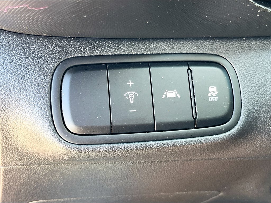 Used 2022 Hyundai Venue Limited FWD image 10