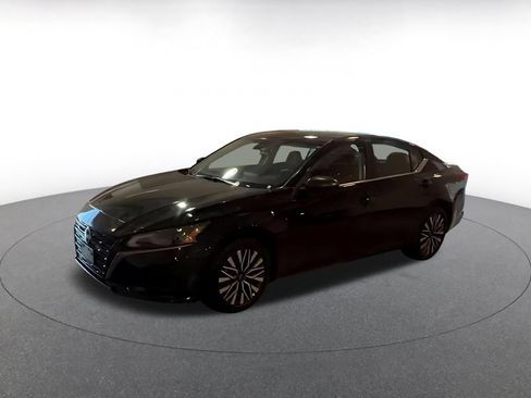 Used 2026 Nissan Altima 2.5 SV FWD image 4