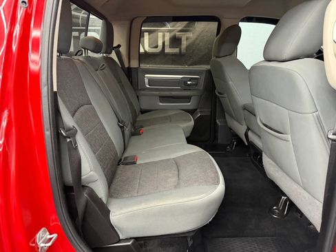 Used 2014 RAM 1500 Classic SLT AWD/4WD image 9