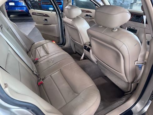 Used 2002 Lincoln Town Car Executive image 17