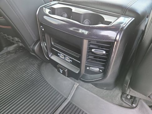 Used 2022 RAM 1500 Big Horn AWD/4WD image 38