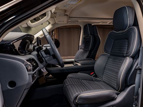 Used 2024 Lincoln Navigator Black Label image 20