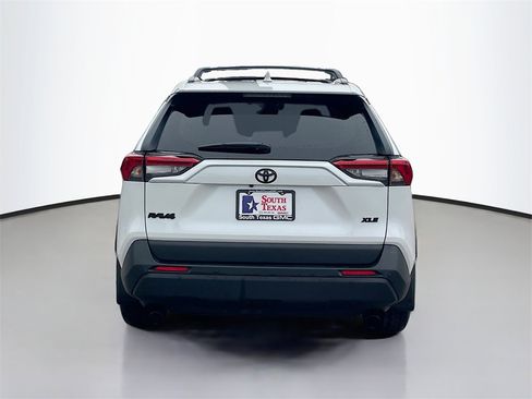 Used 2025 Toyota RAV4 XLE Premium image 6