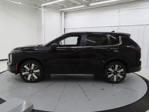 New 2025 Mitsubishi Outlander SE image 6