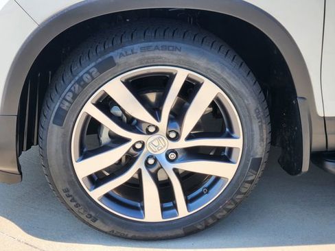 Used 2017 Honda Pilot Elite image 12