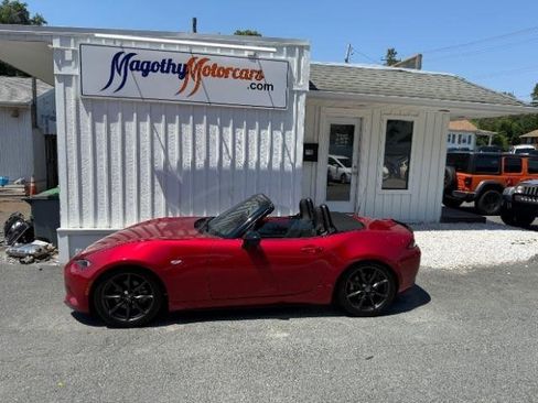 Used 2016 MAZDA MX-5 Miata Club RWD image 24