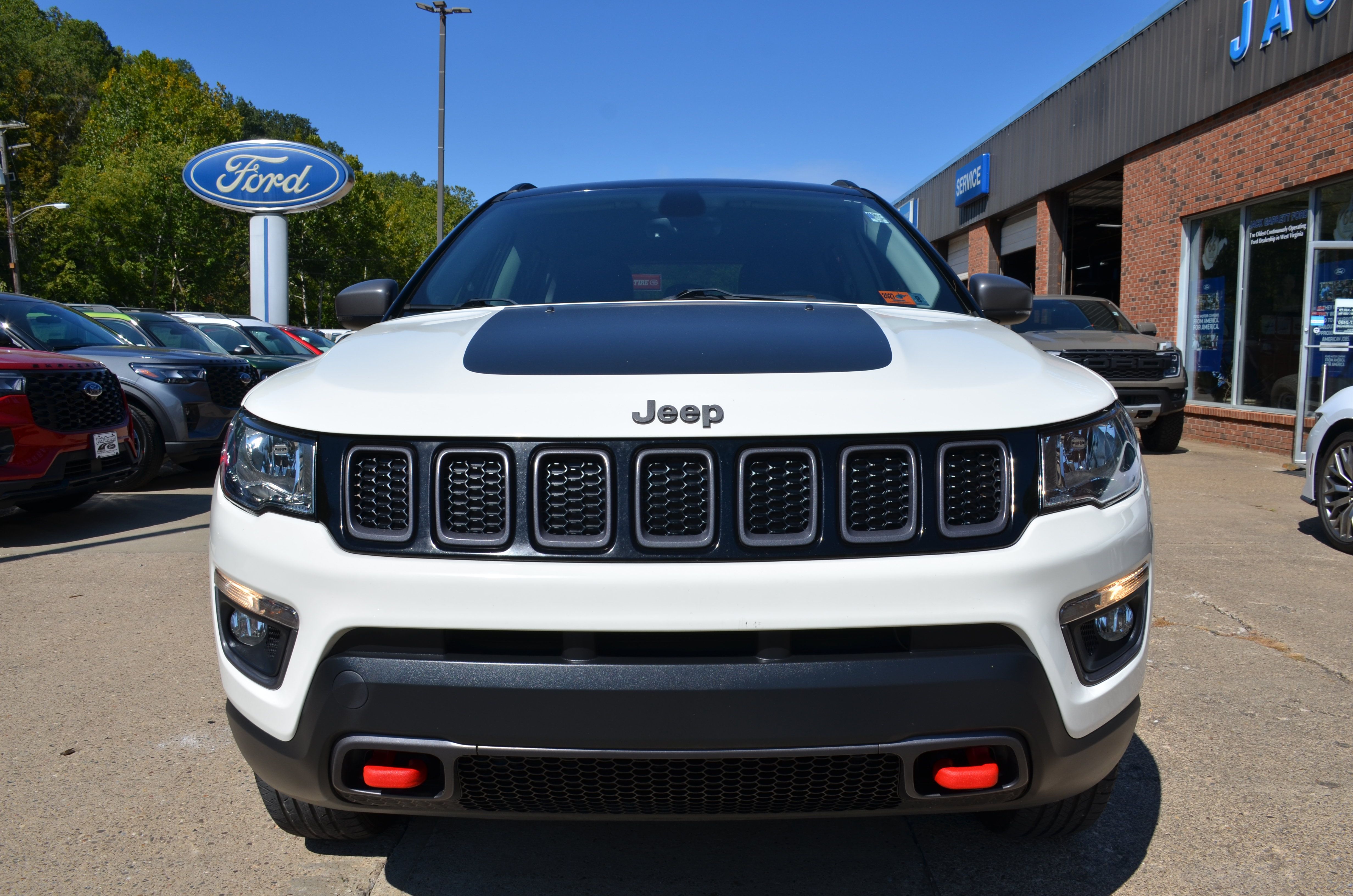 Used 2018 Jeep Compass Trailhawk w/ Navigation Group AWD/4WD image 2